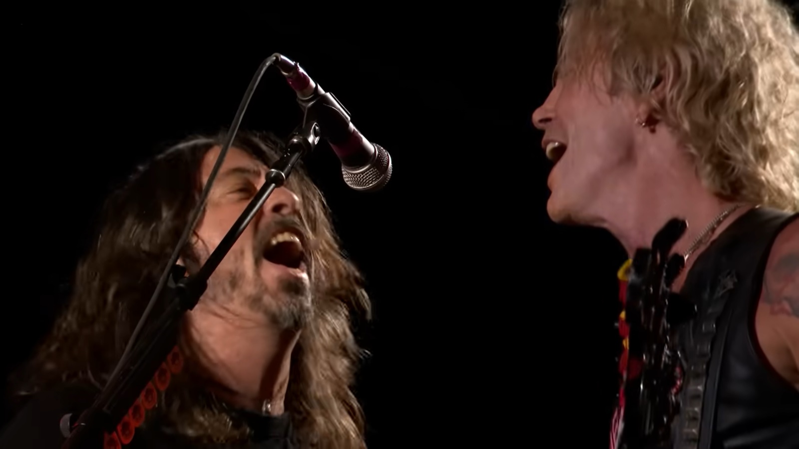 Guns N' Roses - Paradise City (Feat. Dave Grohl) (Glastonbury 2023) 