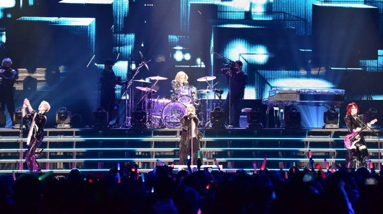Yoshiki on THE LAST ROCKSTARS supergroup, new X JAPAN album, fave